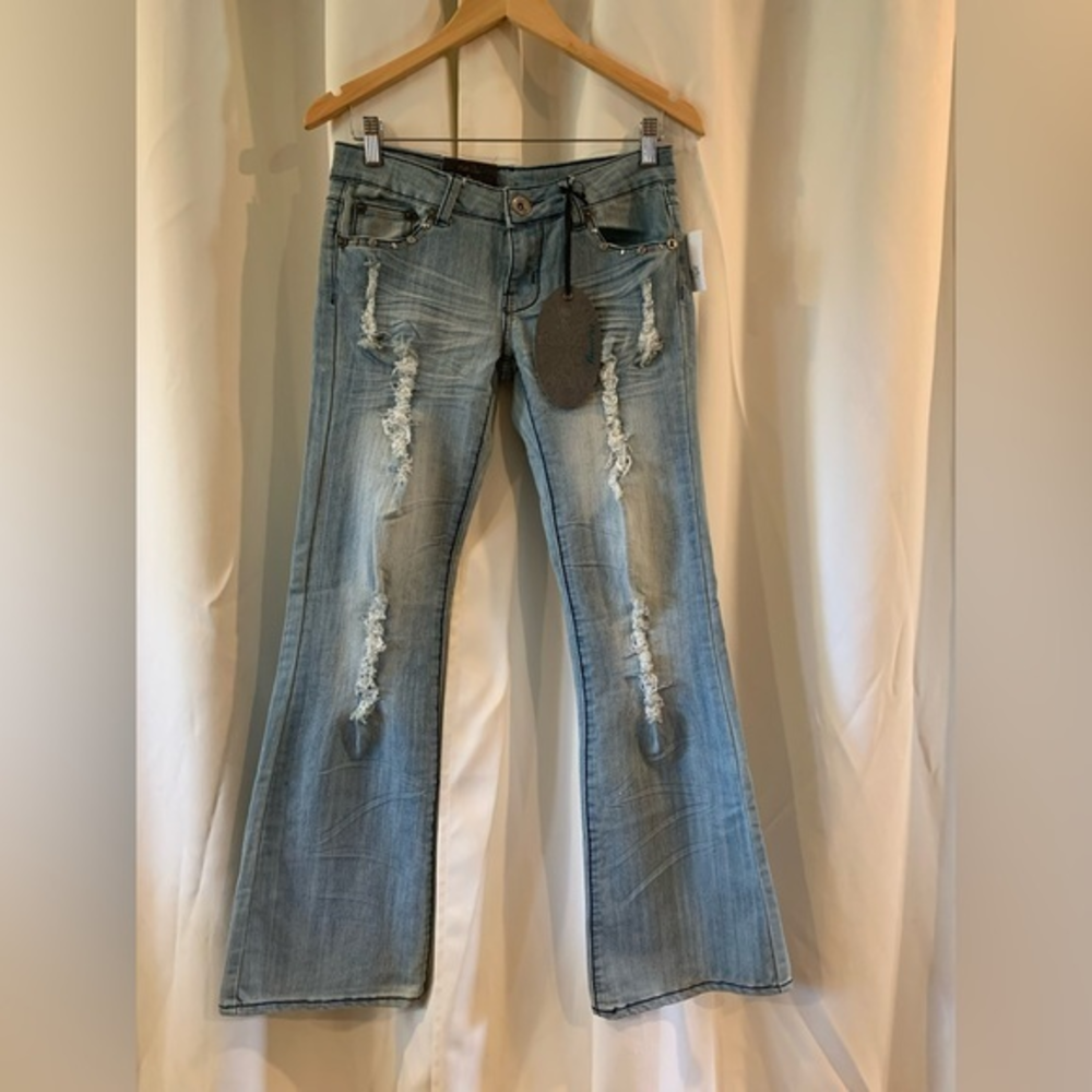 rue 21 jeans Distressed Ladies‎ Denim Size 3/4 Bootcut